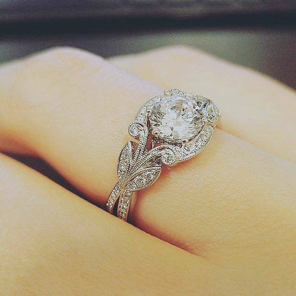 New Trendy Crystal  Engagement Claws Design Hot Sale Rings For Women AAA White Zircon Cubic elegant rings Female Wedding Jewelry